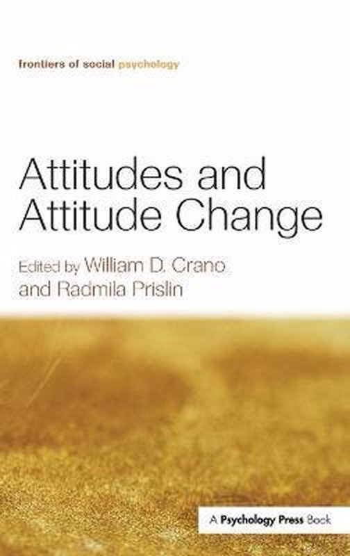 De voorkant van het boek met de titel : Attitudes and Attitude Change